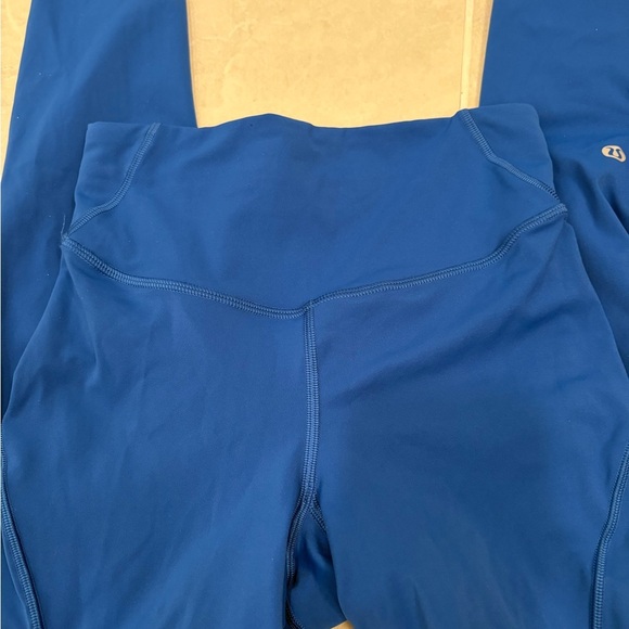 Lululemon Base Pace High-Rise Tight 25" in Symphony Blue Size 2 - Picture 8 of 11